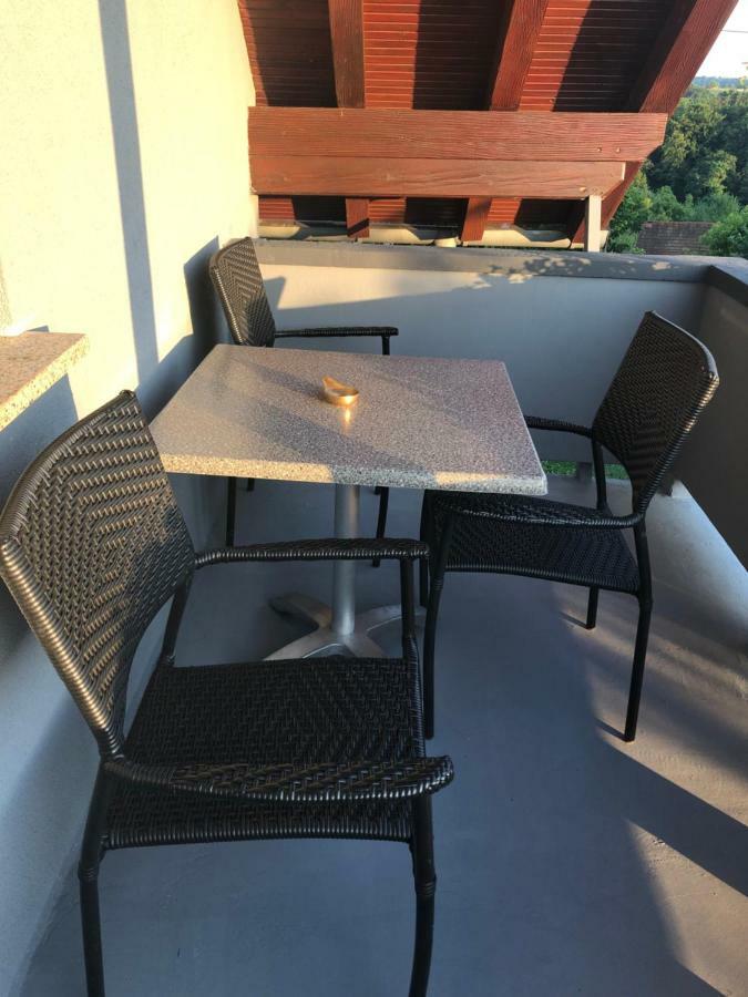 Apartman I Soba Hadela Sveti Martin Na Muri Exterior photo
